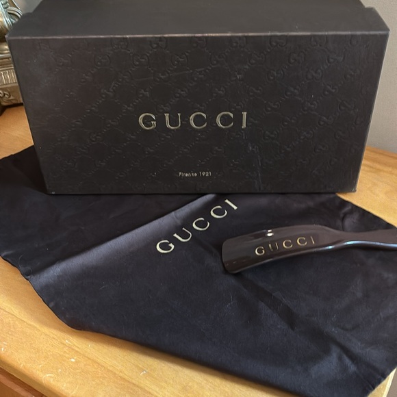 Gucci authentic horsebit patent leather loafers - Picture 3 of 5